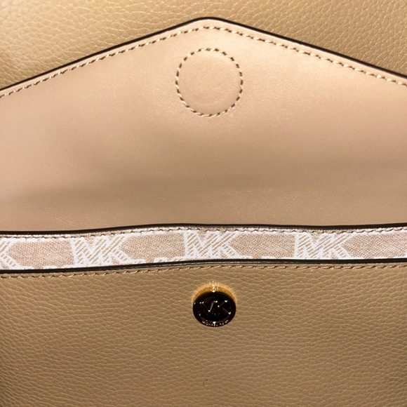 Michael Kors Jet Set Medium Leather Backpack with Chain - Picture 2 of 9